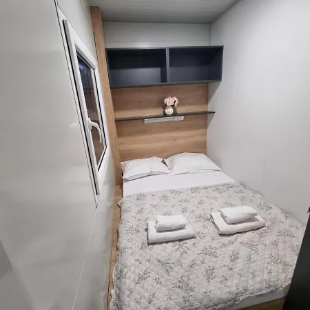 Mobile Petra 펜션 스베티 페타르